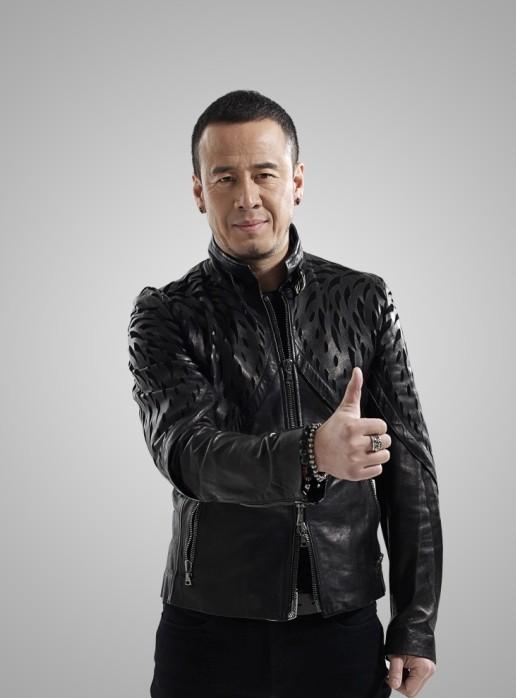 HLV Sing My Song Trung Quốc lên mạng cầu cứu vì bị fan cuồng đeo bám, ngồi thiền trước cửa nhà 3 tháng trời - Ảnh 1.