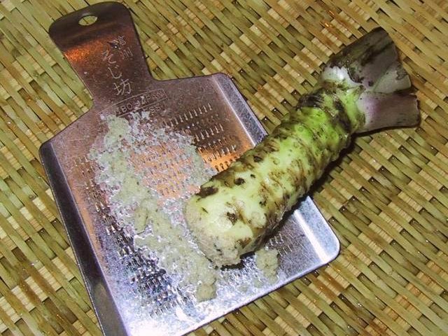 Bạn nghĩ mình đang ăn wasabi chính hiệu với món sushi thần thánh ư? Chưa chắc đâu - Ảnh 4.