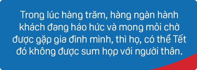 Người trao Tết sum vầy: Phía sau những chuyến tàu chở Tết về phương xa - Ảnh 7.