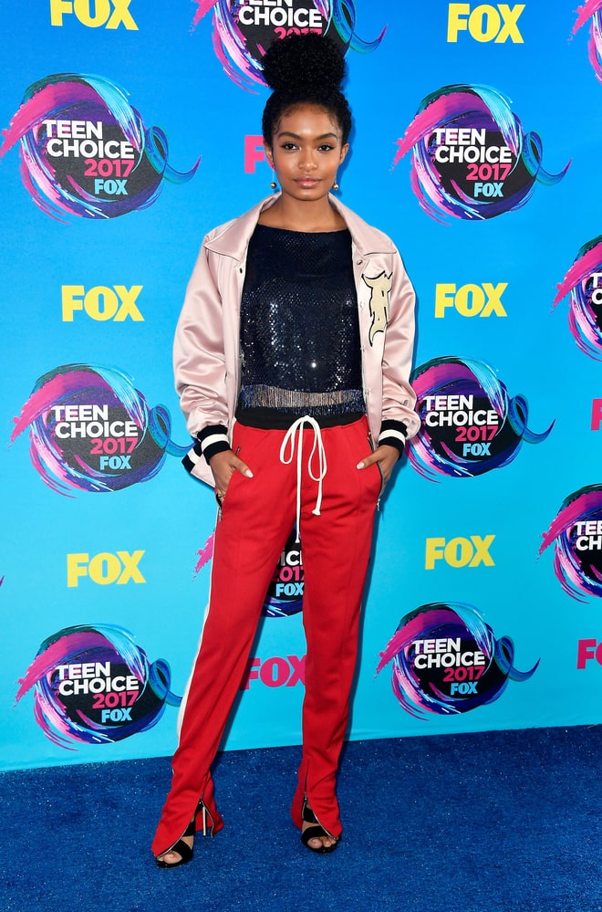 Thảm đỏ Teen Choice Awards 2017: Con g&aacute;i Michael Jackson đọ sắc c&ugrave;ng d&agrave;n sao khoe v&ograve;ng 1 gợi cảm - Ảnh 14.