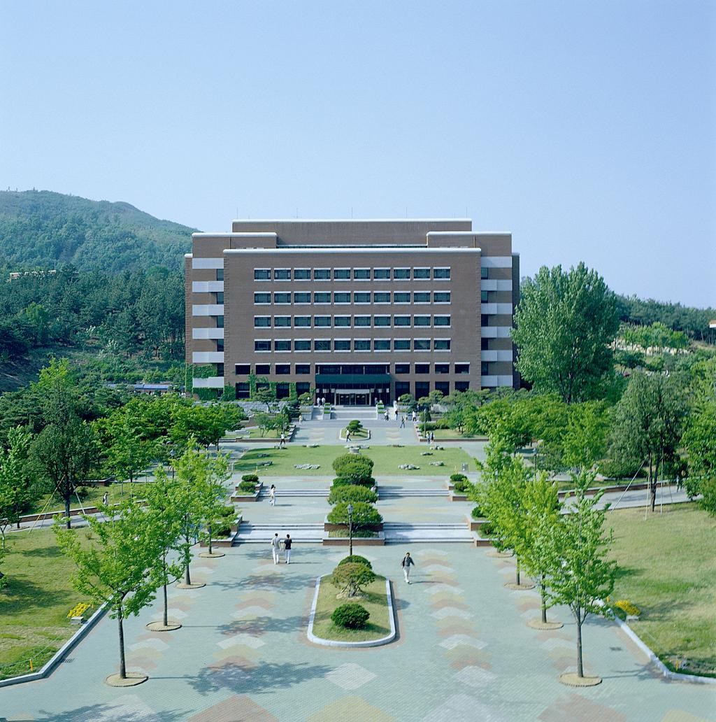Hơn 100 phim Hàn đều chọn ngôi trường đại học tuyệt đẹp này làm bối cảnh ghi hình - Ảnh 8.
