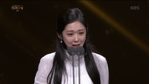 Netizen Hàn mừng rỡ khi gái ế Jang Na Ra cuối cùng đã tìm được chồng nhờ KBS Drama Awards - Ảnh 9.