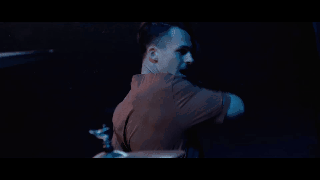 The Chainsmokers tung MV mới đầy ẩn ý: Cuộc đời tôi đáng giá bao nhiêu like? - Ảnh 2.