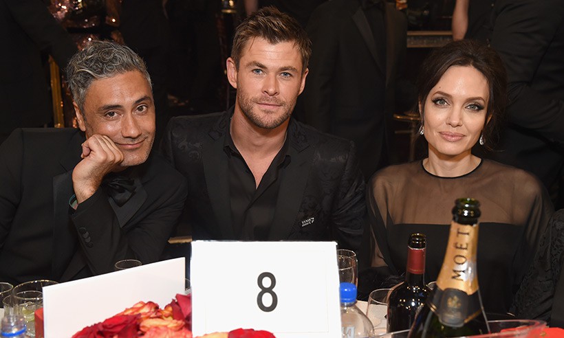 Chris Hemsworth mai mối cho Angelina Jolie hẹn hò với Tom Hiddleston? - Ảnh 1. Chris Hemsworth mai mối cho Angelina Jolie hẹn hò với Tom Hiddleston? - Ảnh 1.