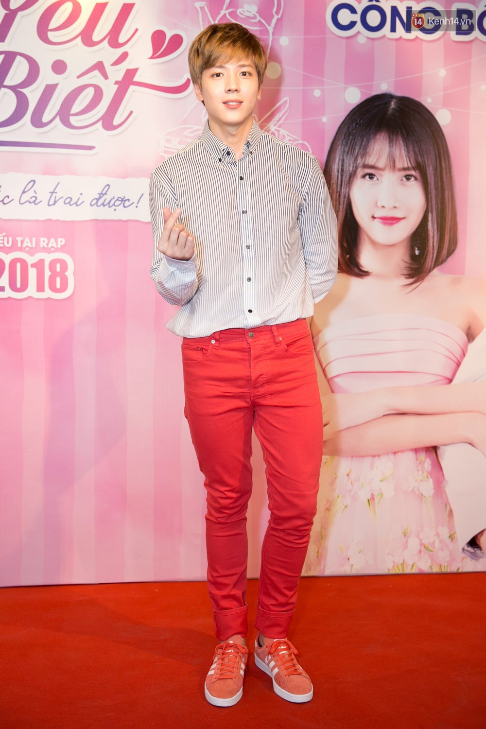 Bị nghi ngờ khả năng ca hát, Trương Mỹ Nhân hát live Đừng xe em đêm nay - Ảnh 3. Bị nghi ngờ khả năng ca hát, Trương Mỹ Nhân hát live Đừng xe em đêm nay - Ảnh 3.
