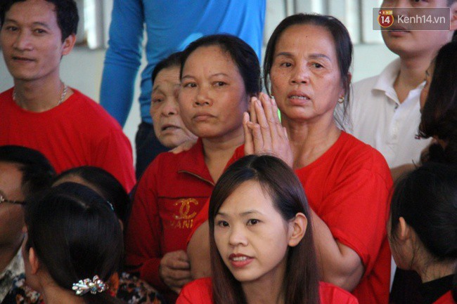 Đây là cách mà bố mẹ ăn mừng và cổ vũ cho những chàng trai của đội tuyển U23 Việt Nam - Ảnh 4.