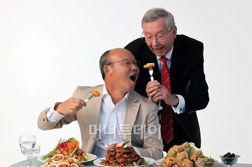  Lộ diện ảnh thời trai trẻ của thầy Park: Phong độ đâu kém gì các học trò đâu! - Ảnh 10.