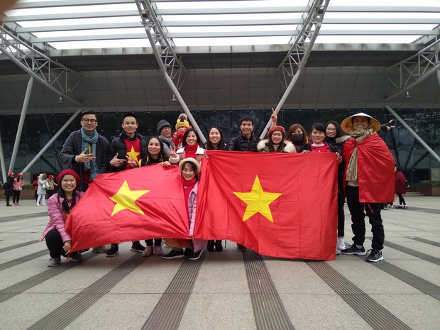 Còn vài tiếng nữa nhưng các fan tại Thường Châu đã sốt sắng, chuẩn bị cháy hết mình với U23 Việt Nam! - Ảnh 7.
