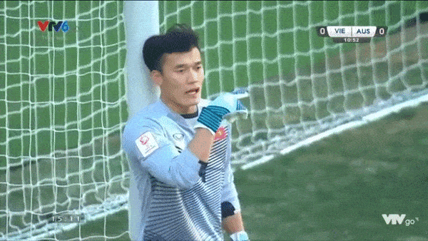 14 khoảnh khắc nam thần tr&ecirc;n s&acirc;n cỏ của B&ugrave;i Tiến Dũng khiến hội chị em muốn y&ecirc;u lu&ocirc;n - Ảnh 11.