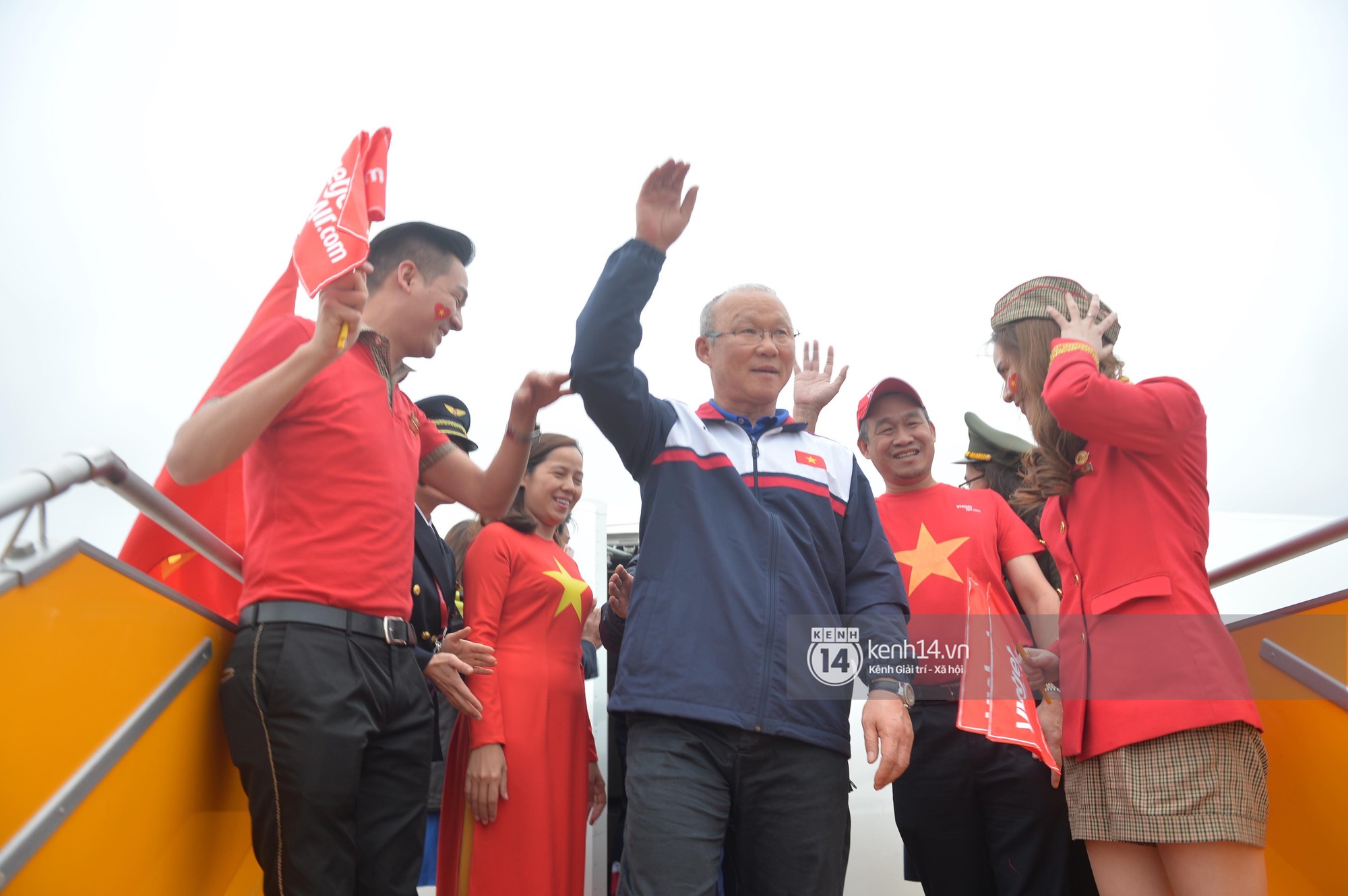 Một ngày dài nhưng nhiều cảm xúc của ông chú Park Hang Seo tại Hà Nội: Những khoảnh khắc không thể quên - Ảnh 4.