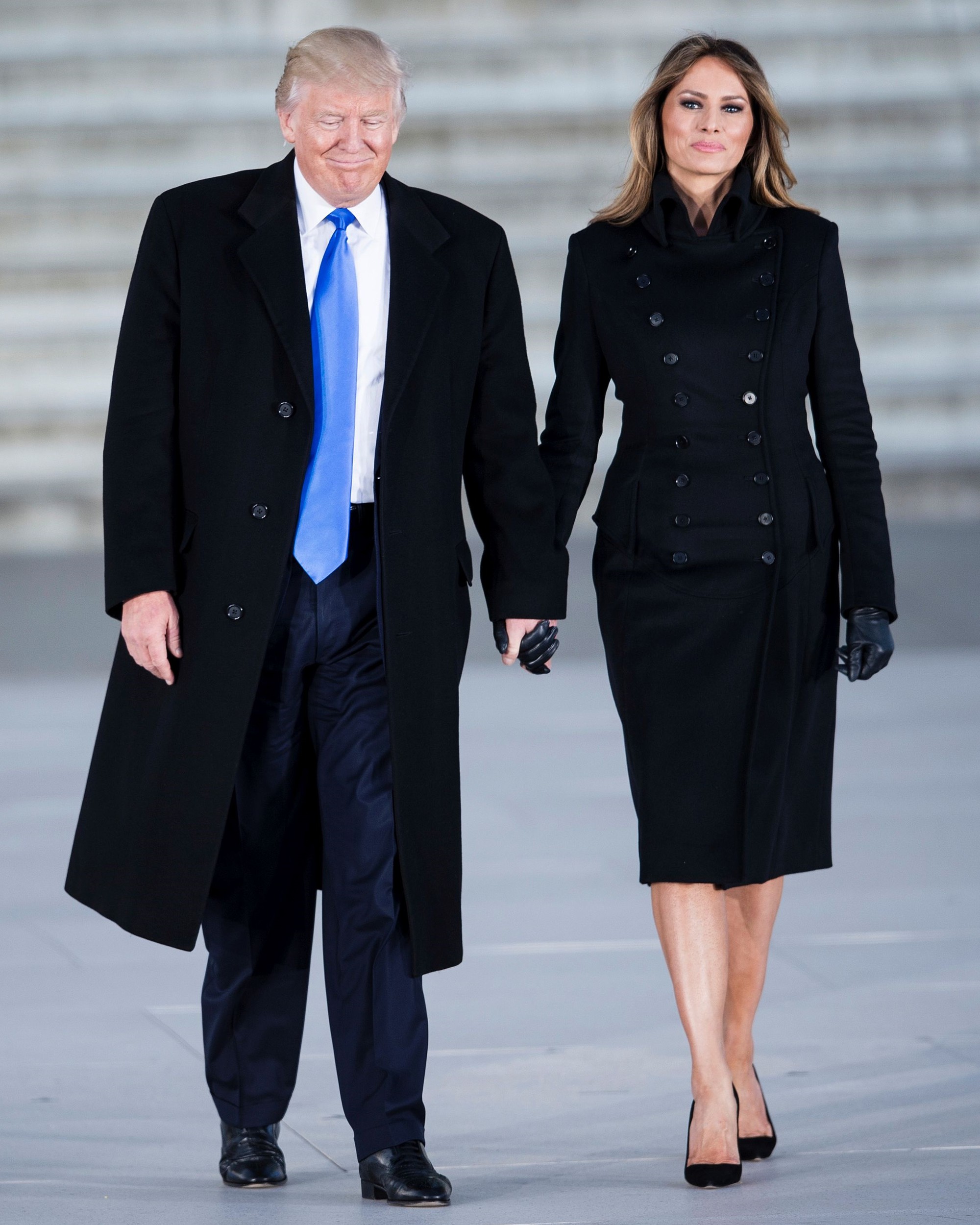 Đệ nhất phu nhân Melania Trump cũng chỉ thường xuyên diện đi diện lại đôi giày đơn giản này - Ảnh 3. Đệ nhất phu nhân Melania Trump cũng chỉ thường xuyên diện đi diện lại đôi giày đơn giản này - Ảnh 3.