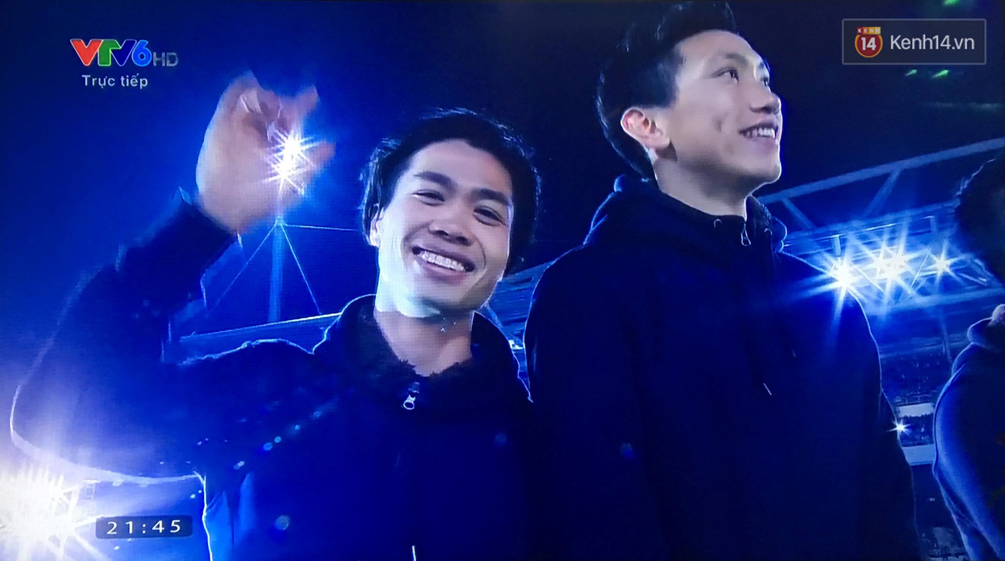 Những khoảnh khắc không góc chết của dàn cầu thủ cực phẩm U23 trong Gala vinh danh - Ảnh 19. Những khoảnh khắc không góc chết của dàn cầu thủ cực phẩm U23 trong Gala vinh danh - Ảnh 19.