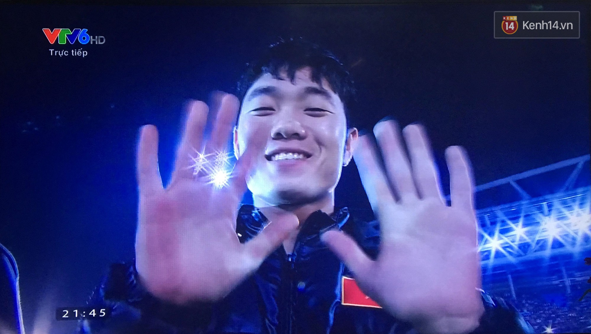 Những khoảnh khắc không góc chết của dàn cầu thủ cực phẩm U23 trong Gala vinh danh - Ảnh 13. Những khoảnh khắc không góc chết của dàn cầu thủ cực phẩm U23 trong Gala vinh danh - Ảnh 13.