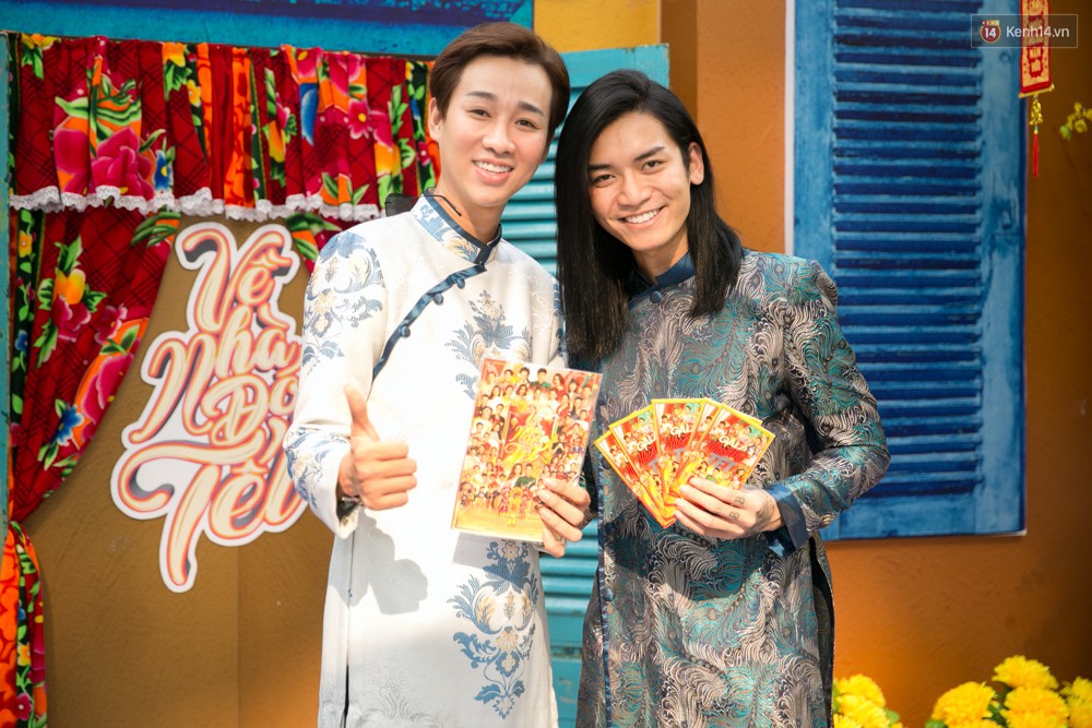 Hồ Ngọc Hà cùng dàn sao Việt xuất hiện rạng rỡ trong buổi ra mắt DVD nhạc xuân mừng Tết Nguyên đán 2018 - Ảnh 7. Hồ Ngọc Hà cùng dàn sao Việt xuất hiện rạng rỡ trong buổi ra mắt DVD nhạc xuân mừng Tết Nguyên đán 2018 - Ảnh 7.