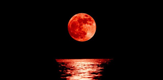 Lý do bạn không nên bỏ lỡ Siêu trăng xanh máu vào tối nay - Ảnh 1.