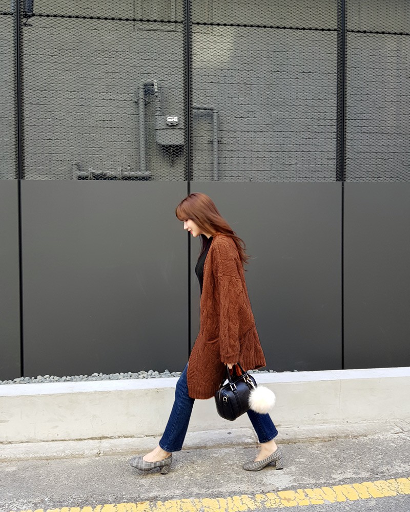 Năm nay nếu định sắm skinny jeans, bạn đừng mua loại bó chịt mà hãy chọn dáng ôm vừa phải như thế này mới là đúng mốt 2018 - Ảnh 7.