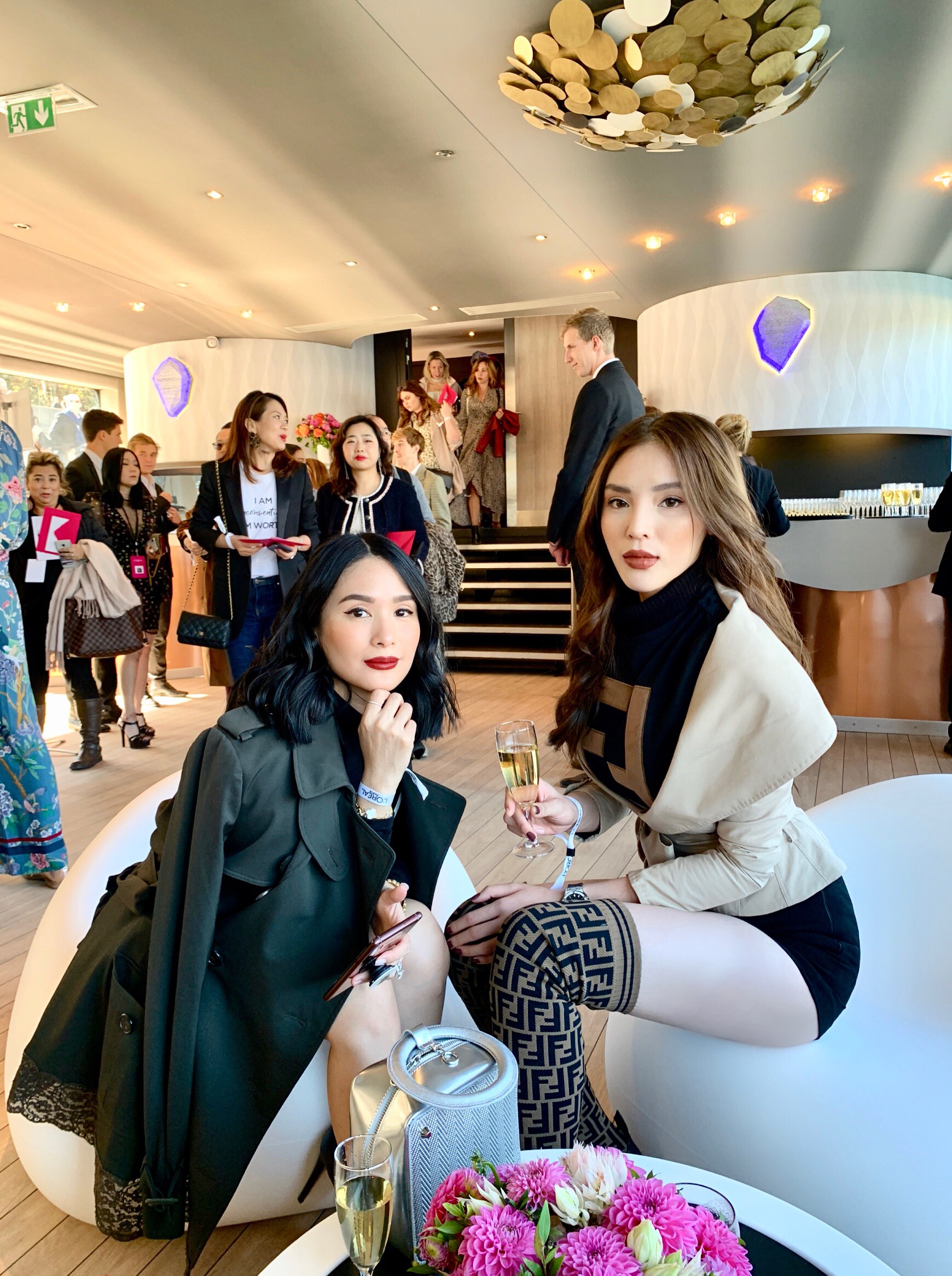 Không hổ danh là khách mời Việt duy nhất, Kỳ Duyên lên đồ "cool hết phần thiên hạ" tại show Le Défilé L’Oréal Paris 3 Kỳ Duyên ở Paris: Thần thái sang chảnh ngút ngàn tại show thời trang - Ảnh 3.