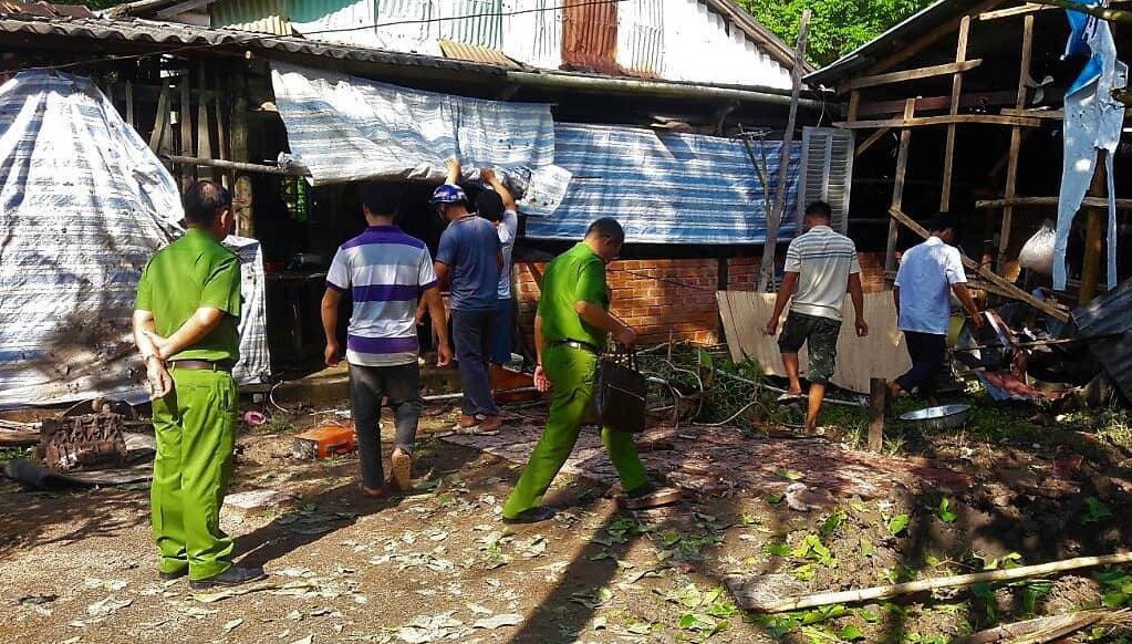 Cà Mau: 3 người trong gia đình tử vong sau tiếng nổ kinh hoàng - Ảnh 1. Cà Mau: 3 người trong gia đình tử vong sau tiếng nổ kinh hoàng - Ảnh 1.
