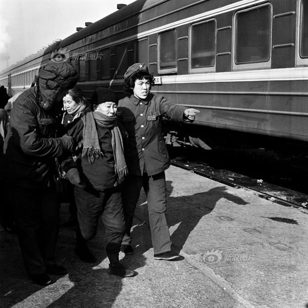 Dành 4 thập kỉ ghi lại hành trình trên những chuyến xe lửa, nhiếp ảnh gia Trung Quốc đem lại cho người xem những xúc cảm lạ thường - Ảnh 3.
