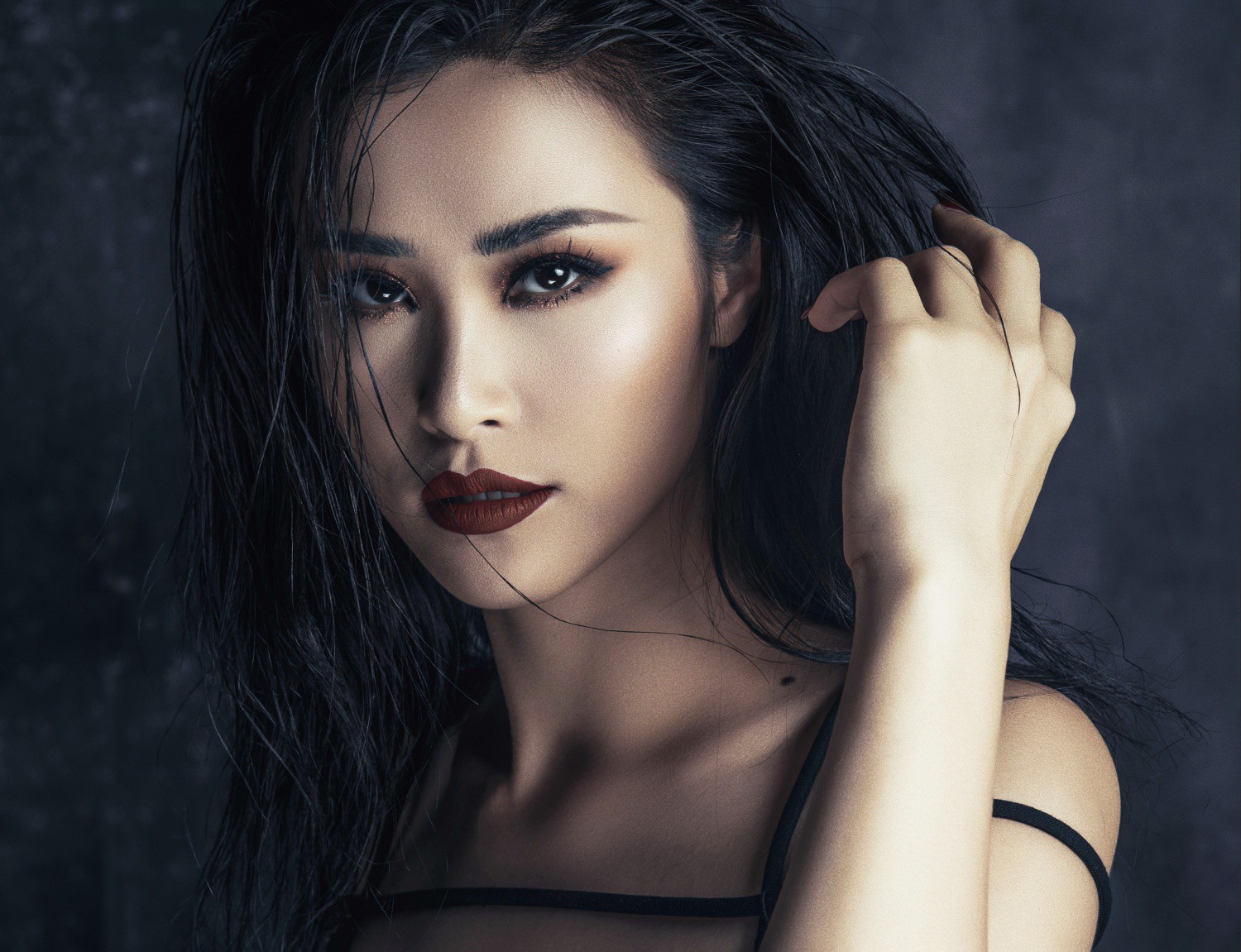 Đông Nhi tung thông điệp ẩn ý, fan đồng loạt thay avatar và cover facebook cổ vũ thần tượng trở lại 2 Đông Nhi tung thông điệp ẩn ý, fan đồng loạt thay avatar và cover facebook cổ vũ thần tượng trở lại - Ảnh 2.