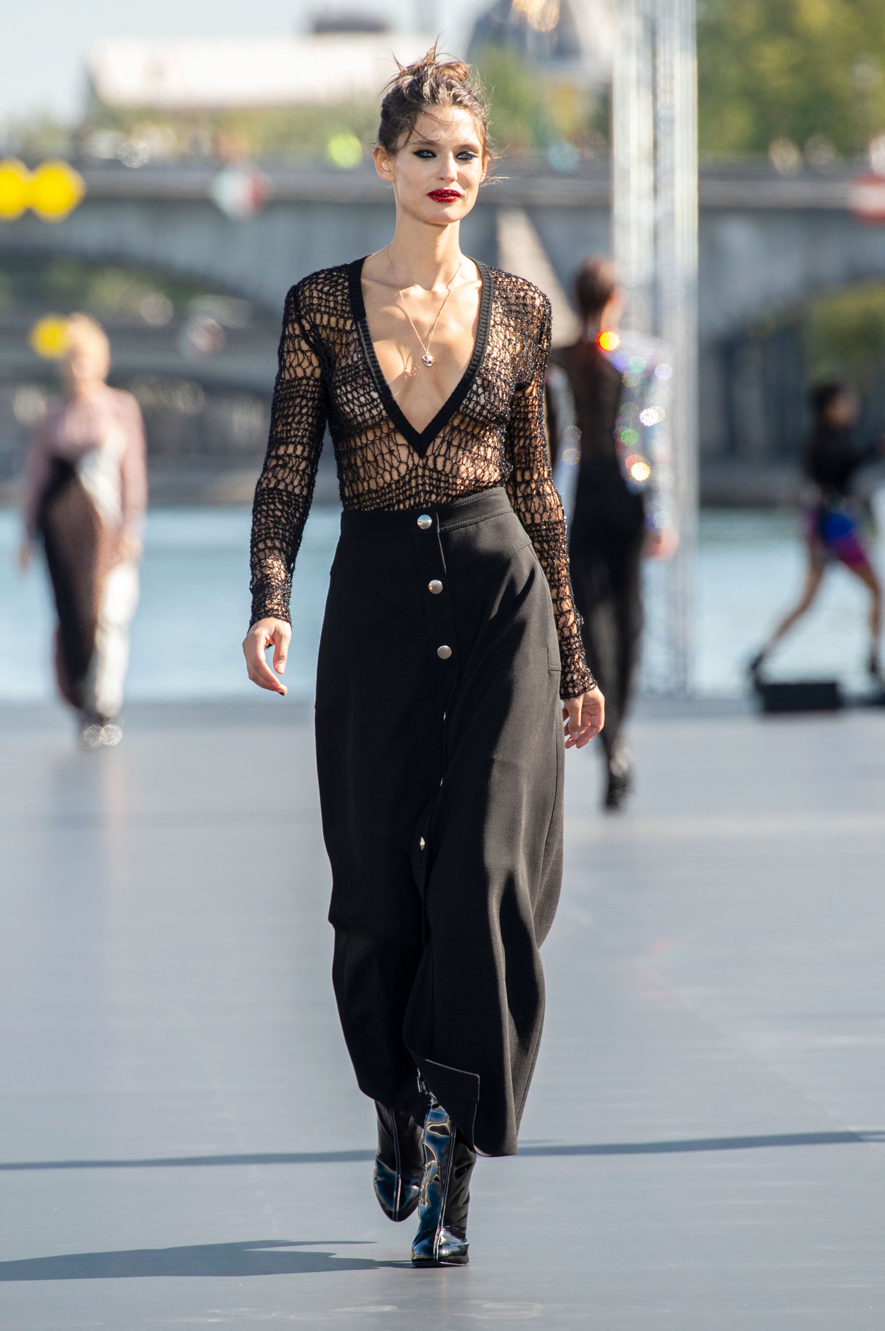 Diễn cùng show, Mai Davika ghi điểm với thần thái đỉnh cao còn Ming Xi lại gây sốc với body gầy gò tưởng chừng gió thổi là bay 17 Diễn cùng show, Mai Davika ghi điểm với thần thái đỉnh cao còn Ming Xi lại gây sốc với body gầy gò tưởng chừng gió thổi là bay - Ảnh 14.