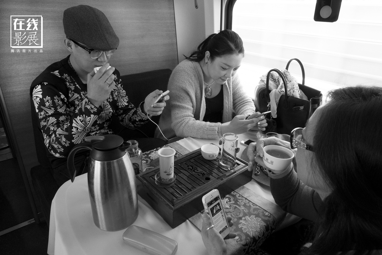 Dành 4 thập kỉ ghi lại hành trình trên những chuyến xe lửa, nhiếp ảnh gia Trung Quốc đem lại cho người xem những xúc cảm lạ thường - Ảnh 19.