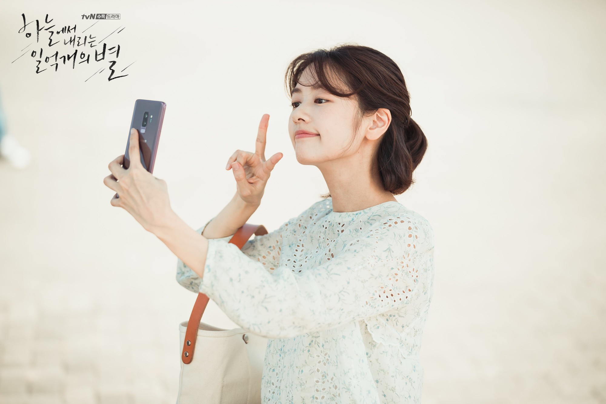 Đường đua truyền hình Hàn tháng 10: Dòng phim melodrama chiếm thế thượng phong (Phần 1) - Ảnh 18. Đường đua truyền hình Hàn tháng 10: Dòng phim melodrama chiếm thế thượng phong (Phần 1) - Ảnh 18.