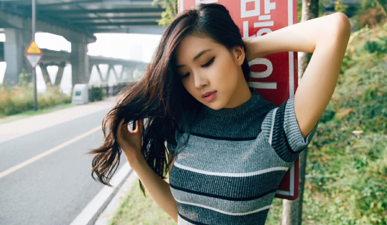 Cùng một kiểu váy kén dáng, Rosé (Black Pink) trông cuốn hút chẳng kém gì Kendall Jenner 6 Cũng có ngày, Rosé (Black Pink) bất ngờ áp đảo Kendall Jenner khi diện cùng một kiểu váy kén dáng - Ảnh 6.