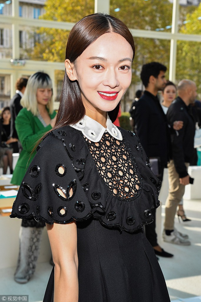 Xa Thi Mạn và Ngô Cẩn Ngôn tại show Valentino quả là minh chứng cho thấy: thần thái mới là thứ quyết định đẳng cấp 5 Xa Thi Mạn và Ngô Cẩn Ngôn tại show Valentino quả là minh chứng cho thấy: thần thái mới là thứ quyết định đẳng cấp - Ảnh 5.