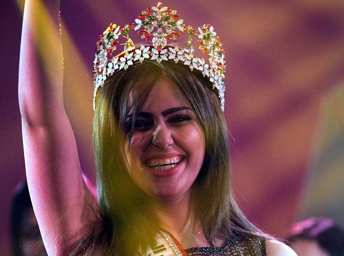 Hoa hậu Iraq chạy trốn khỏi đất nước v&igrave; bị khủng bố IS dọa giết - Ảnh 1.