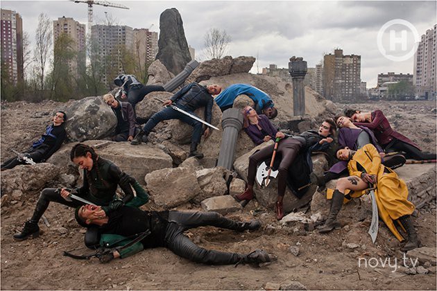 Thêm 1 bộ hình thảm họa của Next Top Ukraine: Đánh đấm, lộn xộn rối cả mắt! - Ảnh 2.
