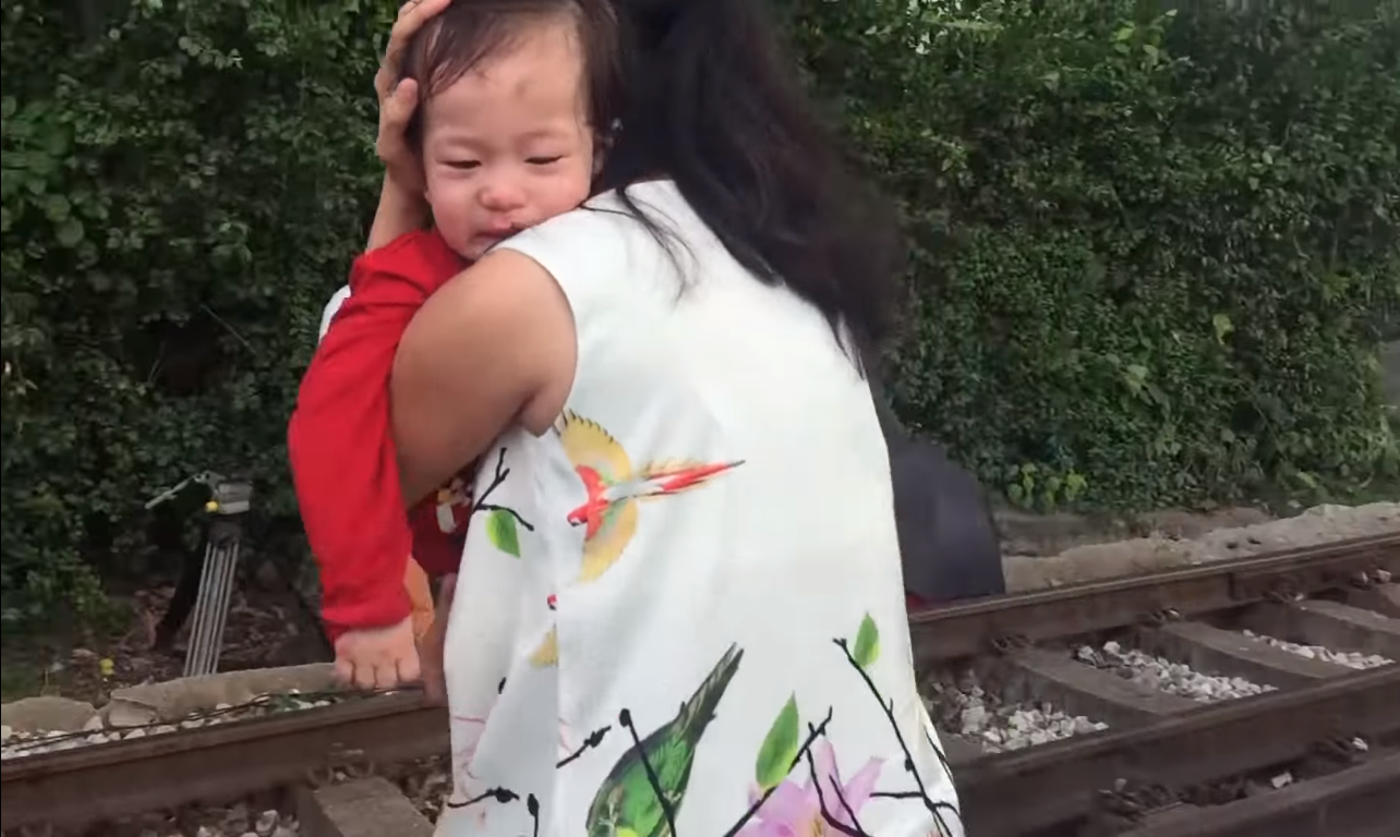 Quỳnh Búp Bê: Hậu trường Cảnh soái ca chết khiến khán giả xót xa - Ảnh 6. Quỳnh Búp Bê: Hậu trường Cảnh soái ca chết khiến khán giả xót xa - Ảnh 6.