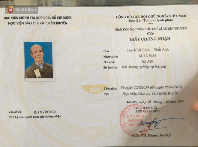 Cụ ông 85 tuổi ở Hà Nội ngày ngày đạp xe đến giảng đường: “Tôi đi học với các cháu để thỏa mãn giấc mơ ấp ủ bao năm” - Ảnh 5.