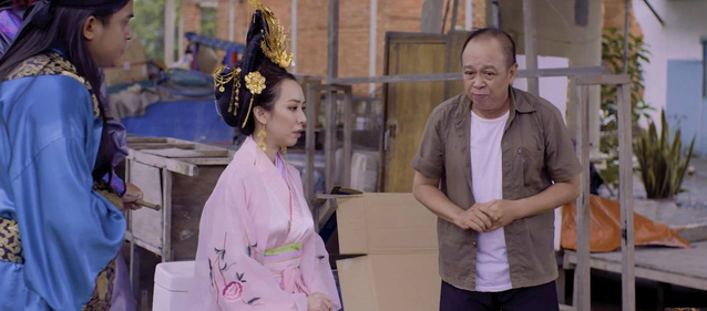 Chán làm chị Mười Ba đánh đấm, Thu Trang nghĩ ra chiêu tắm trắng không ai dám bắt chước trong webdrama cổ trang xuyên không - Ảnh 7.