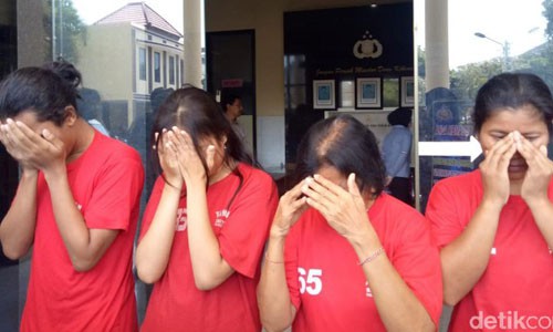 Rao b&aacute;n trẻ em tr&ecirc;n Instagram, 4 c&ocirc;ng d&acirc;n Indonesia bị cảnh s&aacute;t t&oacute;m gọn - Ảnh 2.