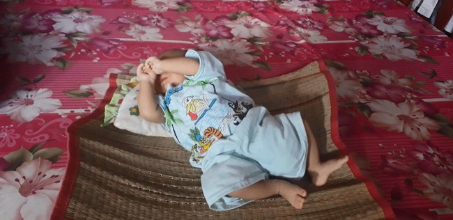 1 th&aacute;ng tr&ocirc;i qua, b&eacute; trai bị bỏ rơi khi c&ograve;n nguy&ecirc;n d&acirc;y rốn ở Bạc Li&ecirc;u vẫn đang chờ bố mẹ ruột đ&oacute;n về - Ảnh 3.