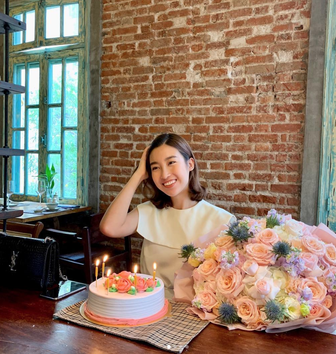 Hoa hậu Kỳ Duyên tổ chức sinh nhật tuổi 23 cho Đỗ Mỹ Linh, thay lời chứng minh tình bạn bền chặt - Ảnh 4. Hoa hậu Kỳ Duyên tổ chức sinh nhật tuổi 23 cho Đỗ Mỹ Linh, thay lời chứng minh tình bạn bền chặt - Ảnh 4.