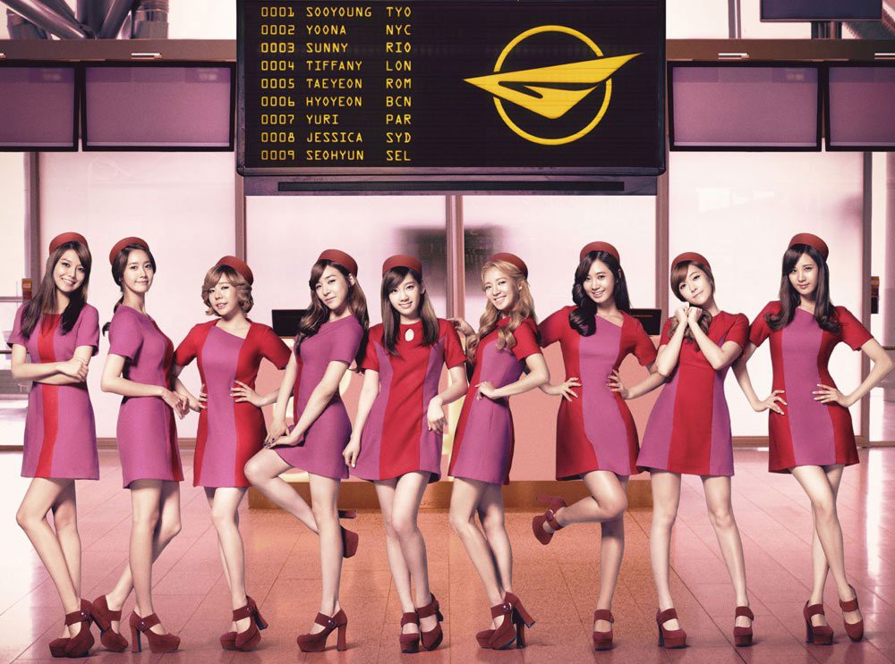 Twice lại bị netizen chỉ trích tơi bời vì cho rằng nhóm ăn theo” phong cách của SNSD - Ảnh 2. Twice lại bị netizen chỉ trích tơi bời vì cho rằng nhóm ăn theo” phong cách của SNSD - Ảnh 2.