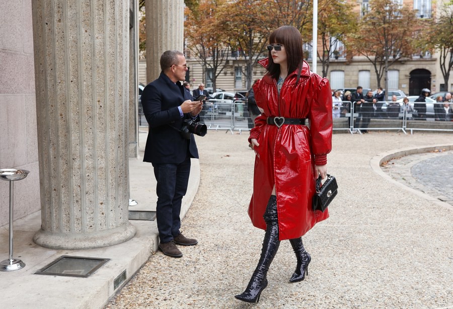Nhìn qua loạt street style đỉnh nhất Tuần lễ thời trang Xuân-Hè 2019 chắt lọc được ngay 8 trend này - Ảnh 7. Nhìn qua loạt street style đỉnh nhất Tuần lễ thời trang Xuân-Hè 2019 chắt lọc được ngay 8 trend này - Ảnh 7.