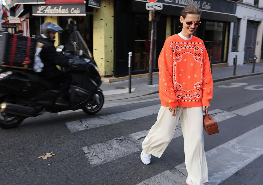 Nhìn qua loạt street style đỉnh nhất Tuần lễ thời trang Xuân-Hè 2019 chắt lọc được ngay 8 trend này - Ảnh 13. Nhìn qua loạt street style đỉnh nhất Tuần lễ thời trang Xuân-Hè 2019 chắt lọc được ngay 8 trend này - Ảnh 13.