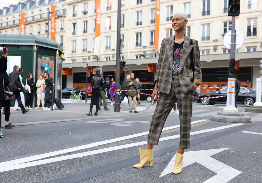 Nhìn qua loạt street style đỉnh nhất Tuần lễ thời trang Xuân-Hè 2019 chắt lọc được ngay 8 trend này - Ảnh 11. Nhìn qua loạt street style đỉnh nhất Tuần lễ thời trang Xuân-Hè 2019 chắt lọc được ngay 8 trend này - Ảnh 11.