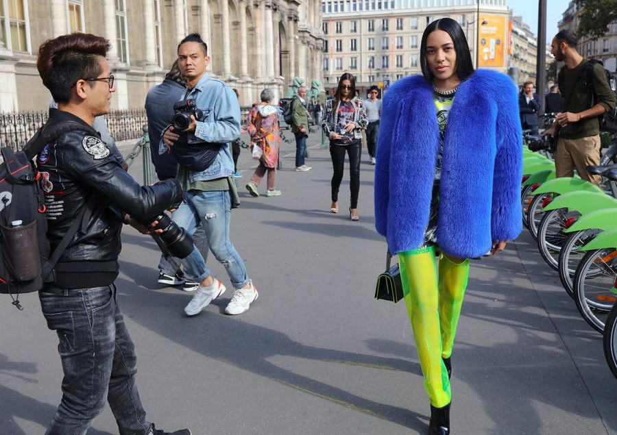 Nhìn qua loạt street style đỉnh nhất Tuần lễ thời trang Xuân-Hè 2019 chắt lọc được ngay 8 trend này - Ảnh 1. Nhìn qua loạt street style đỉnh nhất Tuần lễ thời trang Xuân-Hè 2019 chắt lọc được ngay 8 trend này - Ảnh 1.