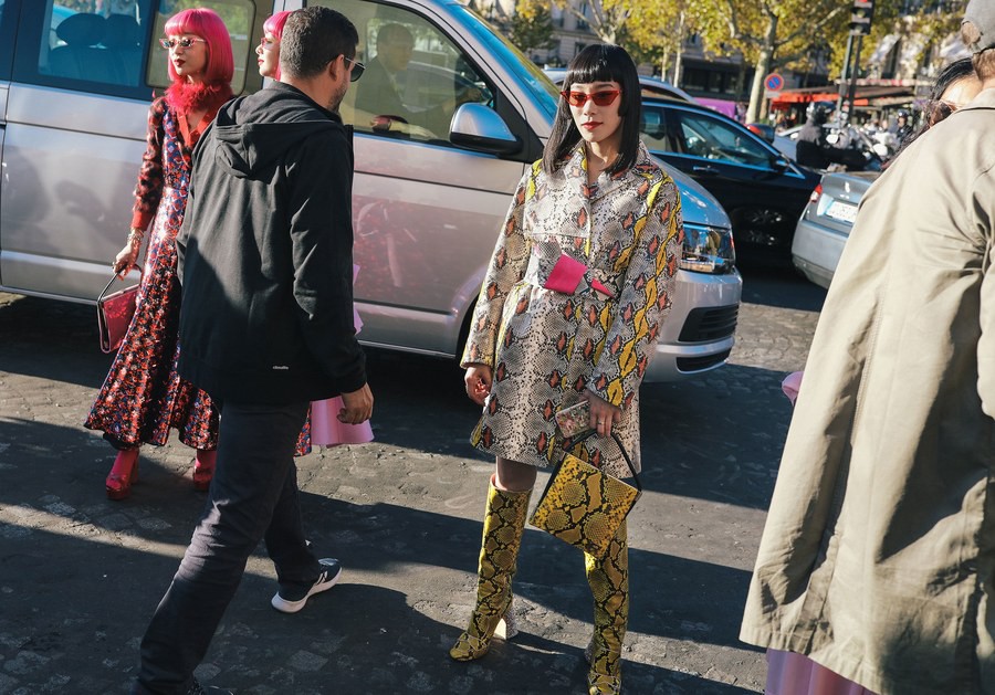 Nhìn qua loạt street style đỉnh nhất Tuần lễ thời trang Xuân-Hè 2019 chắt lọc được ngay 8 trend này - Ảnh 3. Nhìn qua loạt street style đỉnh nhất Tuần lễ thời trang Xuân-Hè 2019 chắt lọc được ngay 8 trend này - Ảnh 3.