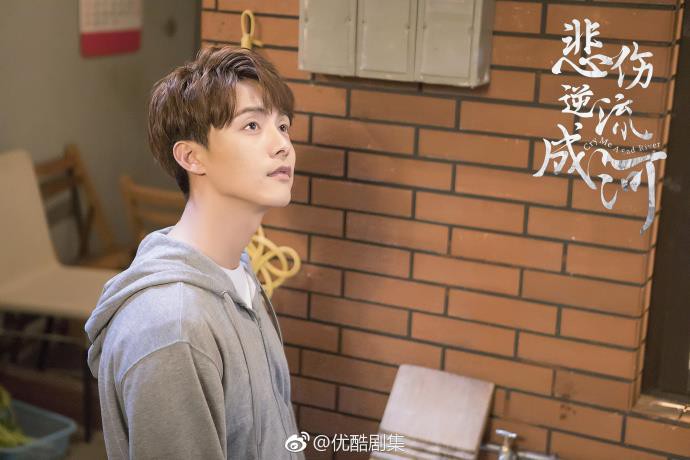 Khán giả “dành cả thanh xuân” chỉ để chờ 3 phim chuyển thể này được phát sóng - Ảnh 9. Khán giả “dành cả thanh xuân” chỉ để chờ 3 phim chuyển thể này được phát sóng - Ảnh 9.