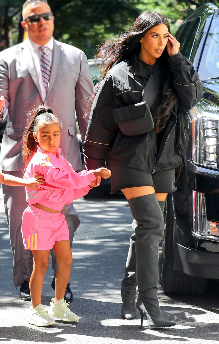 20 quy tắc khó tin mà các em bé nhà Kardashian phải tuân theo, có cả luật không được dùng từ mập - Ảnh 6.