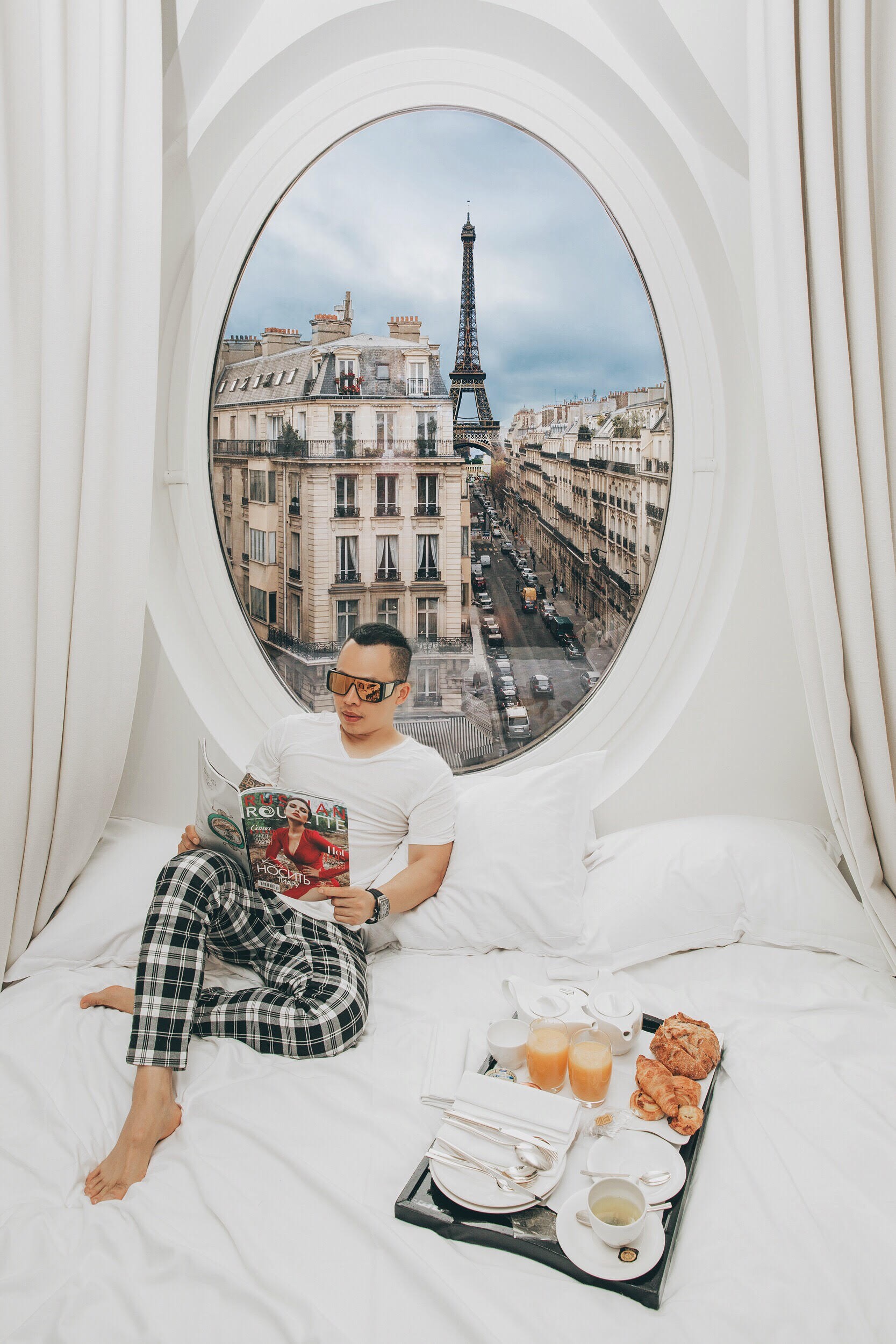 Ngọc Trinh lại khiến dân tình xôn xao với trang phục gợi cảm, đón bình minh sang chảnh trên đất Pháp - Ảnh 10.