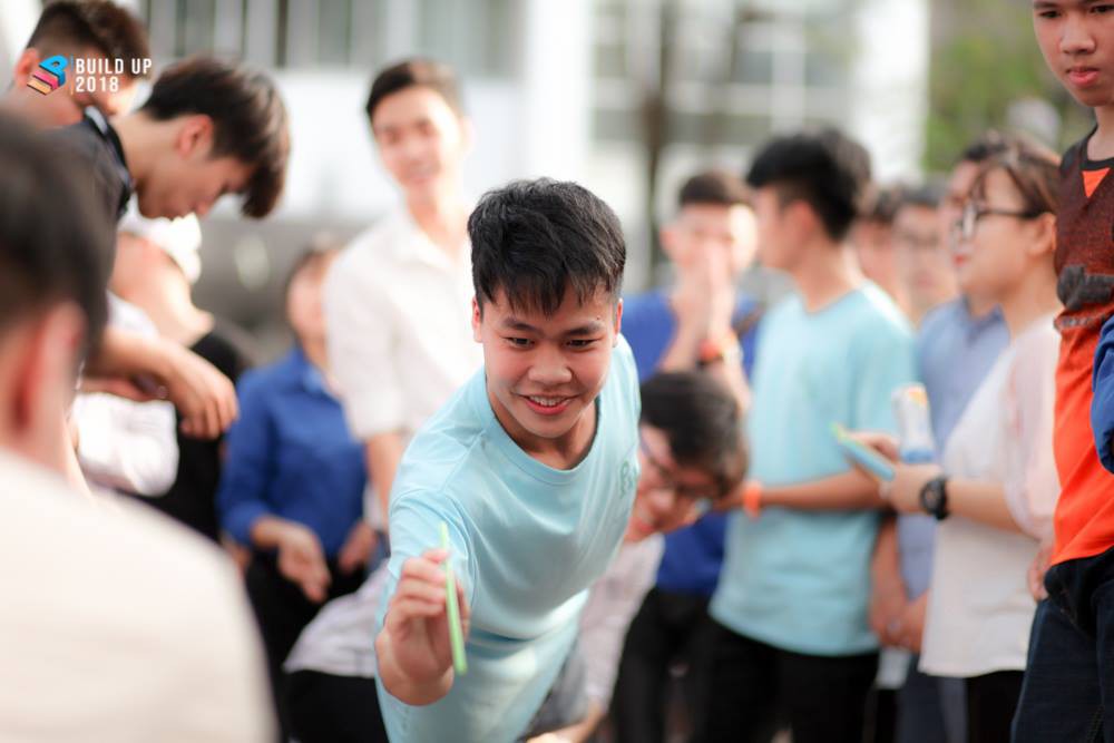 Ai bảo dân Xây dựng khô khan, vào mà xem dàn trai xinh gái đẹp của trường quậy trong ngày chào tân sinh viên - Ảnh 18. Ai bảo dân Xây dựng khô khan, vào mà xem dàn trai xinh gái đẹp của trường quậy trong ngày chào tân sinh viên - Ảnh 18.