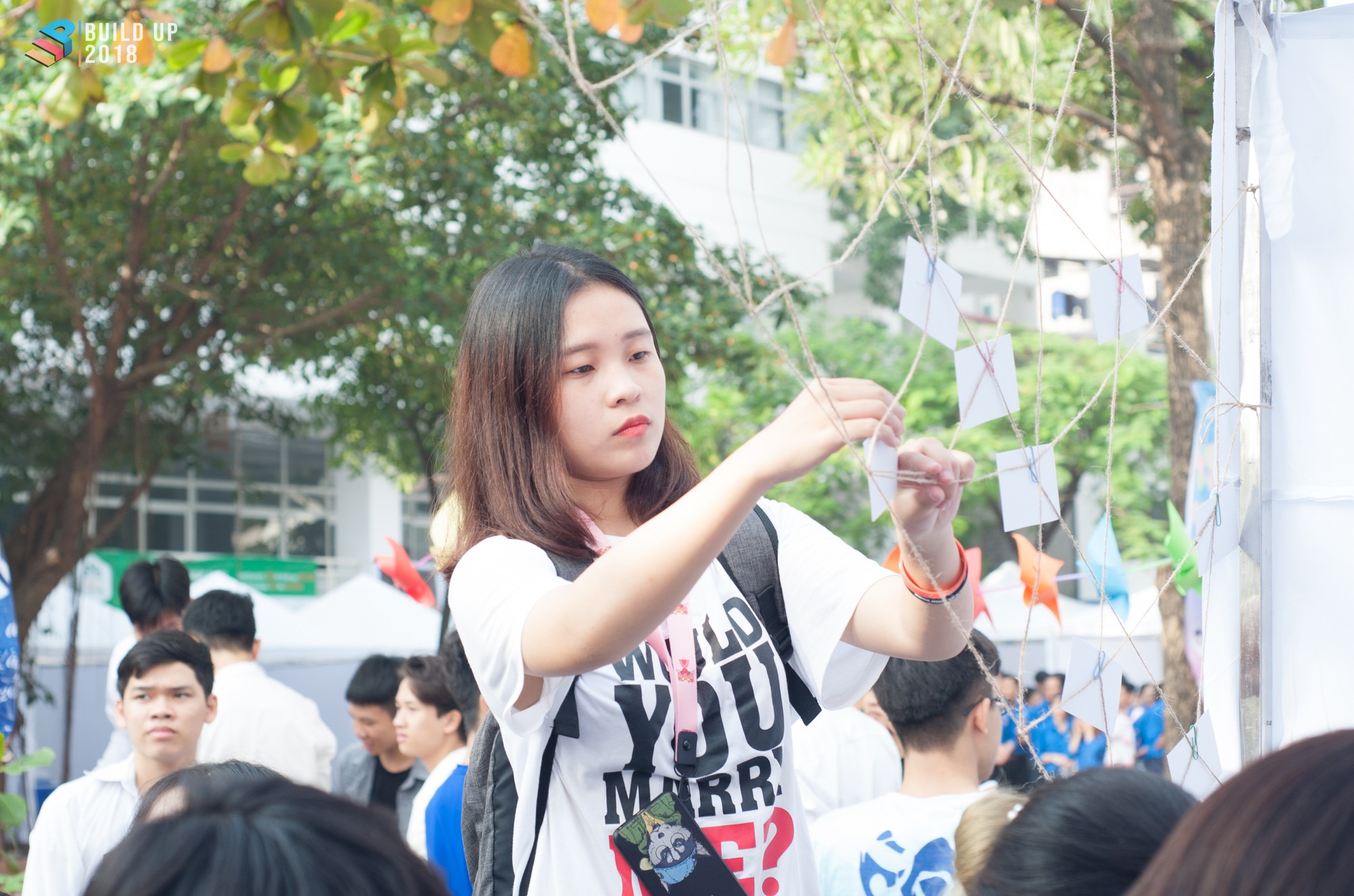 Ai bảo dân Xây dựng khô khan, vào mà xem dàn trai xinh gái đẹp của trường quậy trong ngày chào tân sinh viên - Ảnh 8. Ai bảo dân Xây dựng khô khan, vào mà xem dàn trai xinh gái đẹp của trường quậy trong ngày chào tân sinh viên - Ảnh 8.
