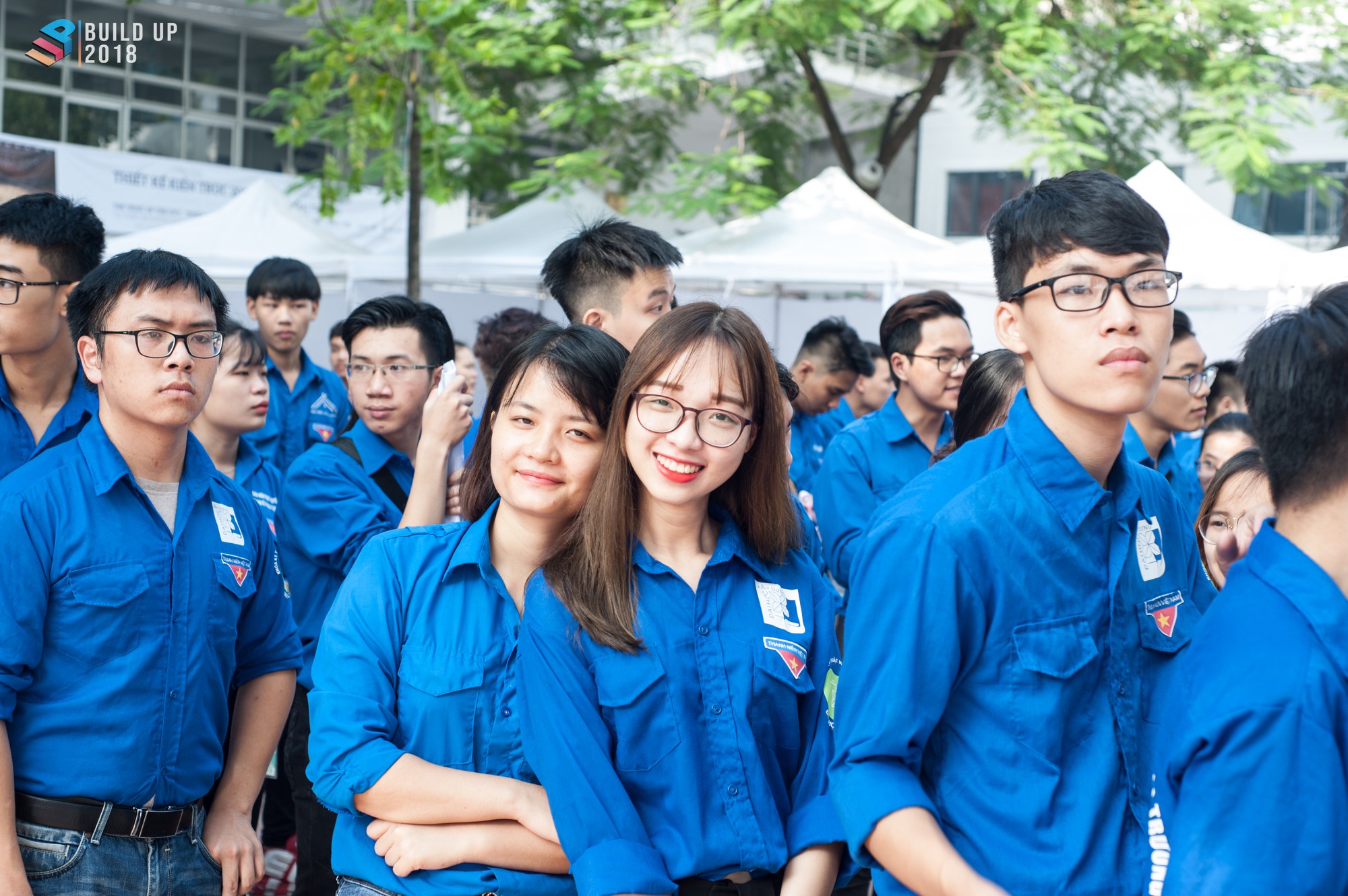 Ai bảo dân Xây dựng khô khan, vào mà xem dàn trai xinh gái đẹp của trường quậy trong ngày chào tân sinh viên - Ảnh 9. Ai bảo dân Xây dựng khô khan, vào mà xem dàn trai xinh gái đẹp của trường quậy trong ngày chào tân sinh viên - Ảnh 9.