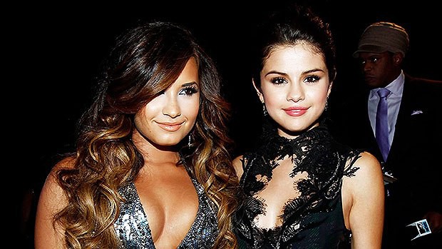 Đang cai nghiện ma túy, Demi Lovato vẫn không quên động viên Selena Gomez khi bạn thân điều trị tâm thần - Ảnh 1.